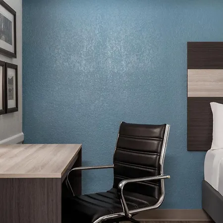 La Quinta Inn By Wyndham Victoria-2