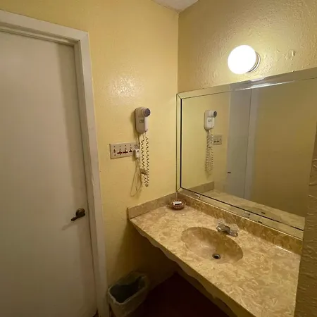 Relax Inn Copperas Cove-3