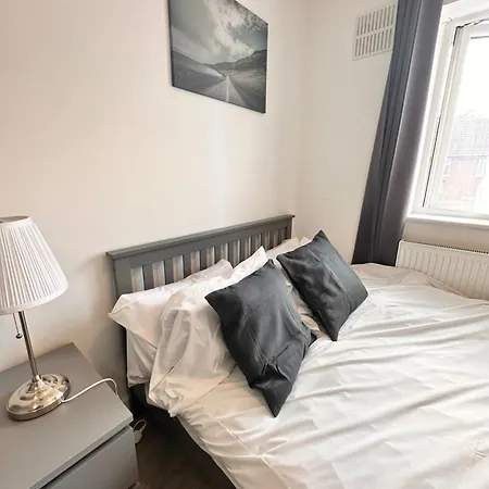 Double And Single Rooms In Bromley By Bow-3