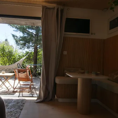 Bien Loin d'Ici Spa B&B-2