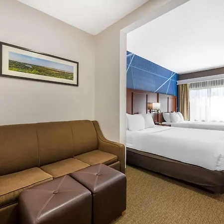 Comfort Suites Omaha East-Council Bluffs-2