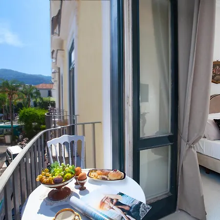 Grace Suites Sorrento-3