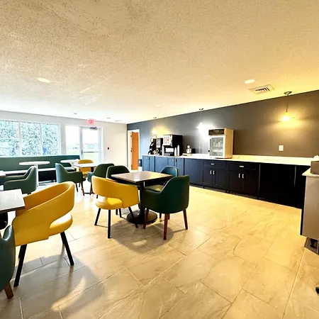 Comfort Inn & Suites Sheboygan I-43-3