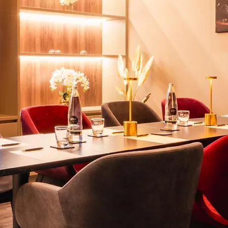 Plaza Premium Heidelberg-3