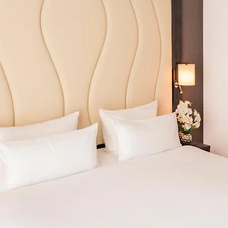 Plaza Premium Grand Winston-2