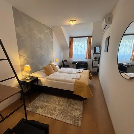 Hotel Gloria Budapest City Center-2