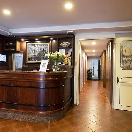 Hotel Vienna-3