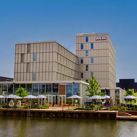 Yotel Amsterdam-2