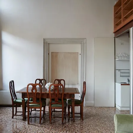 Palazzo Contarini Della Porta Di Ferro-3