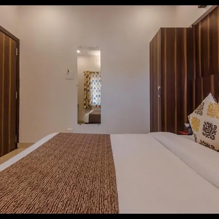 Hotel Golden Palms-2