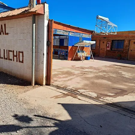 Hostal El Amigo Lucho-2