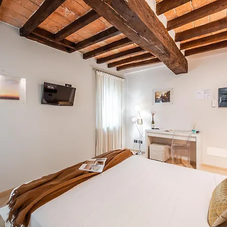 Emilio'S Rooms-3