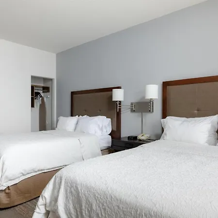 Hampton Inn & Suites Palmdale-2