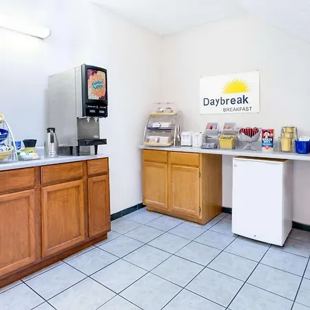 Days Inn By Wyndham Concordia-3