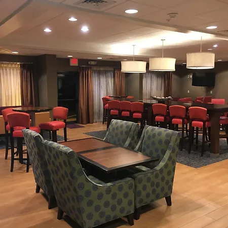 Hampton Inn Bedford-2