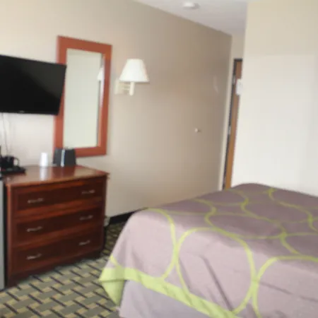 Super 8 By Wyndham Michigan City-2