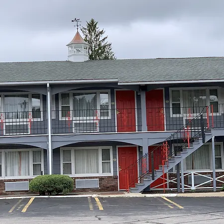 Super 8 By Wyndham Sturbridge-3