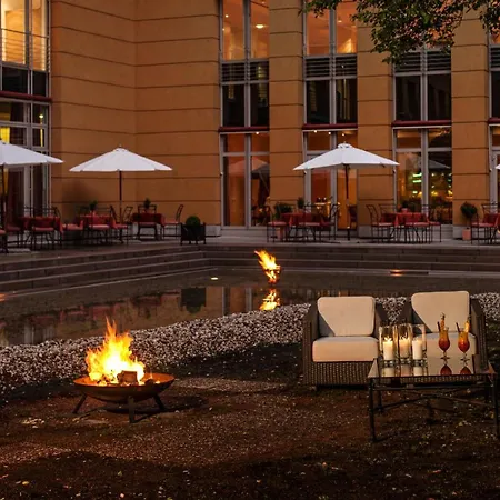 Hotel Elbflorenz Dresden-3