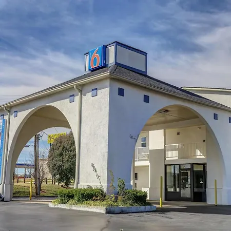 Motel 6-Dickson, Tn-3