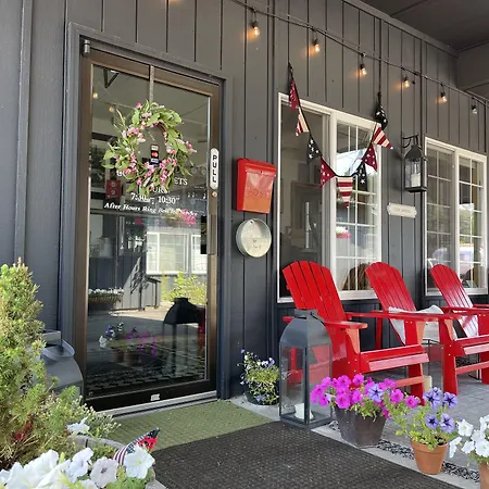 Chalet Inn-2