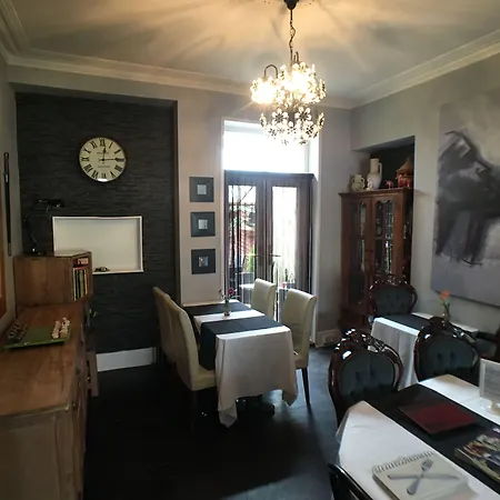 Ty Rosa Rooms-2