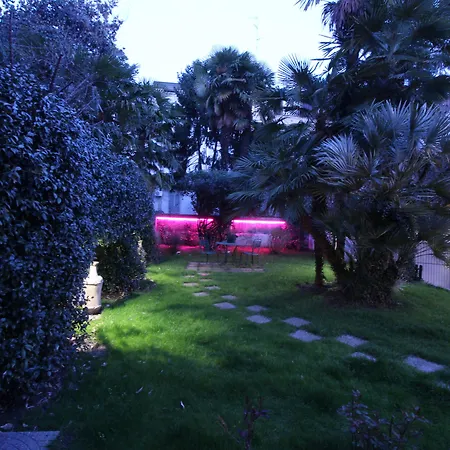 Hotel Charly-2