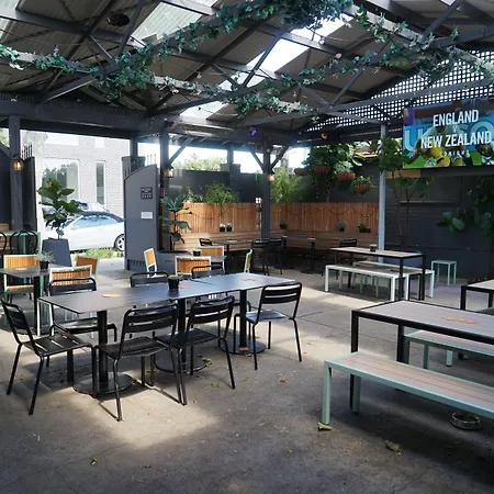 Sir Joseph Banks Hotel-3