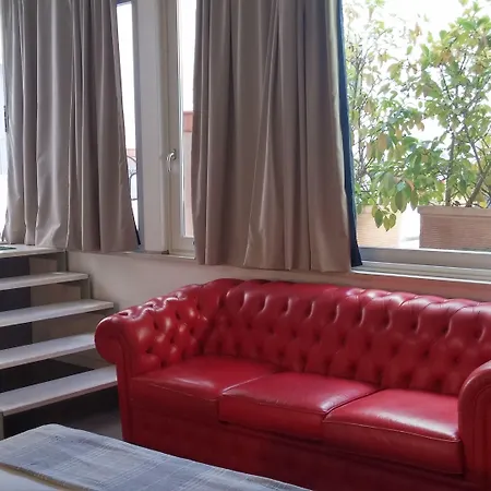 Up Room & Suite-3