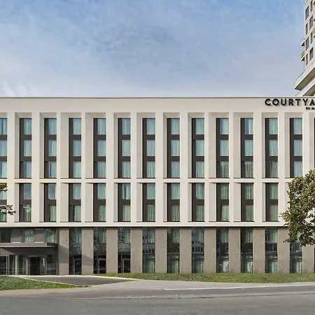 Courtyard By Marriott Hamburg City-3