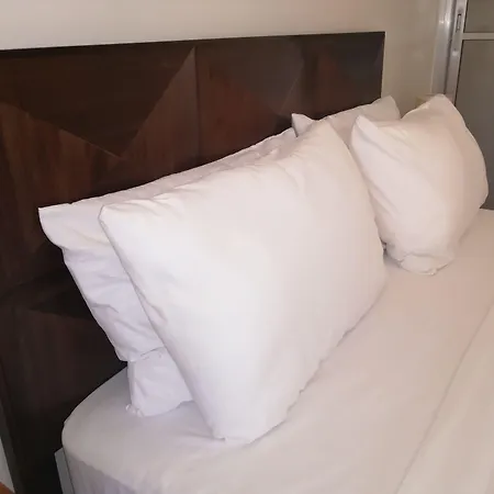 Harman Suites Moalboal-2