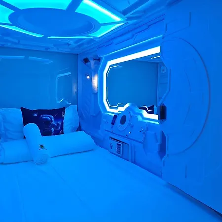 Galaxy Pods Capsule Hotel Boat Quay-2