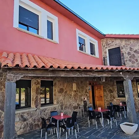 Hostal Las Cavenes Del Cabaco-2