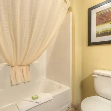 Cobblestone Hotel & Suites - Stevens Point-3