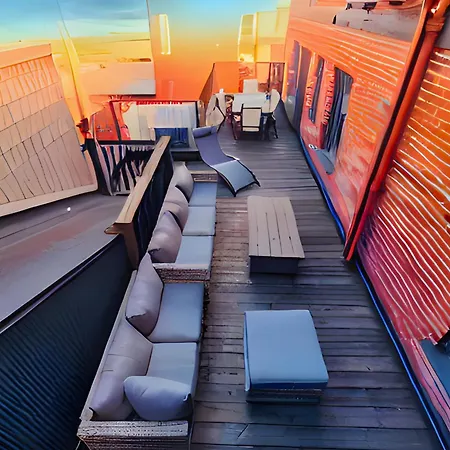 Liv Mtl Soho Spacious Rooftop Suites For Groups Near Downtown Montreal-3