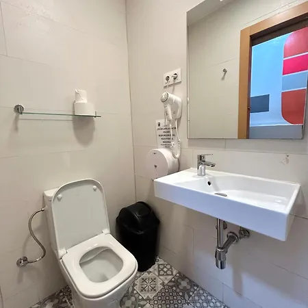 Be Ramblas Guest House-2