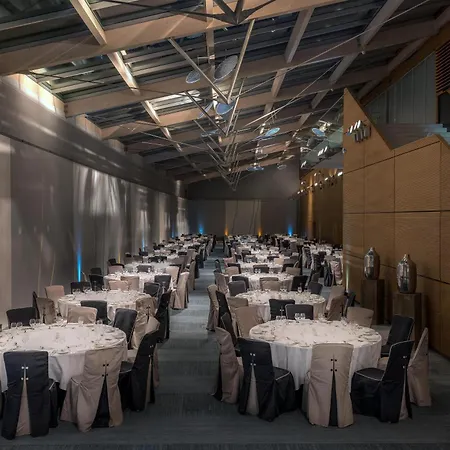 Hilton Geneva Hotel And Conference Centre-3