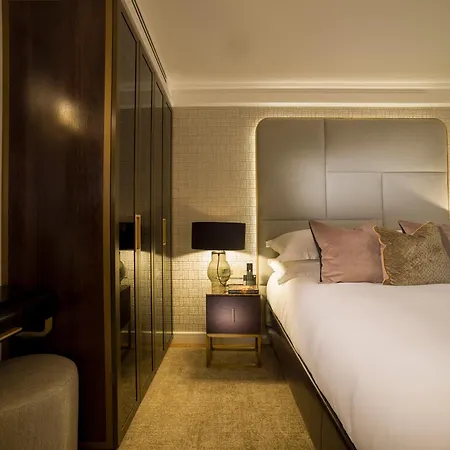 The Guardsman Hotel-2