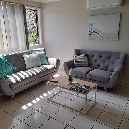 Airlie Apartments-3