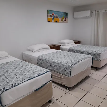 Airlie Apartments-2