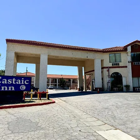 Castaic Inn Six Flags Valencia-3