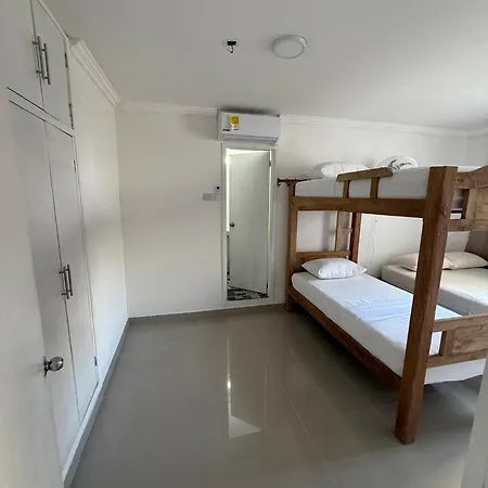 Apartamentos en Edificio Los Delfines-3