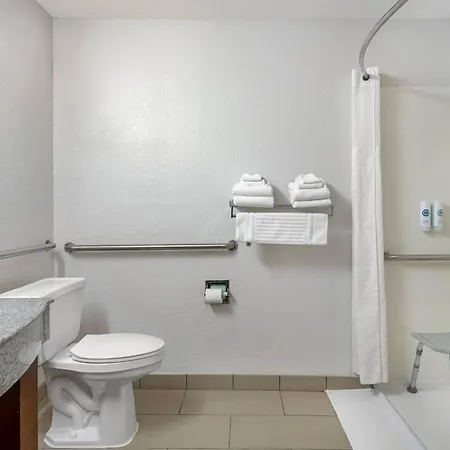 Comfort Inn Fergus Falls-2