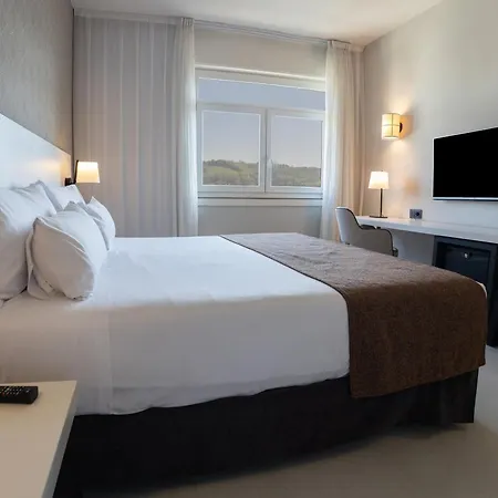 Hotel Ilunion Bilbao-3