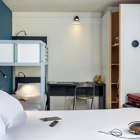 Ibis Auch-3