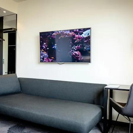 Motel One Hamburg-Altona-3