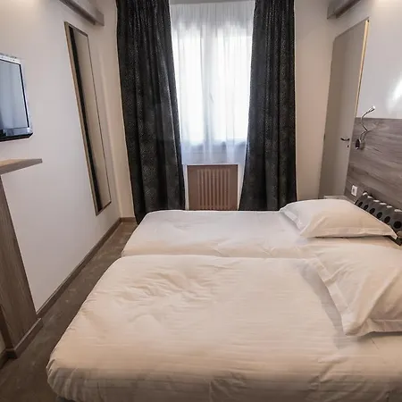 Hotel Les Voyageurs-3