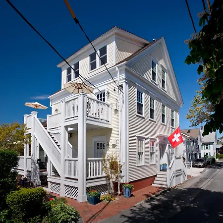 Benchmark Inn-3