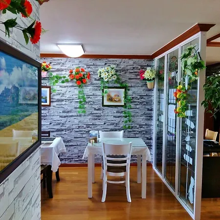 Good Moments Sharehouse-3