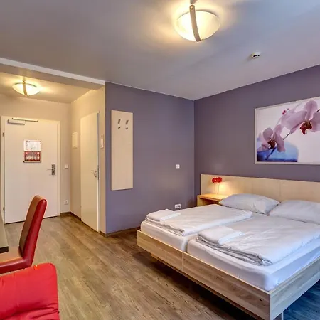 Meininger Hotel Wien Hauptbahnhof-3