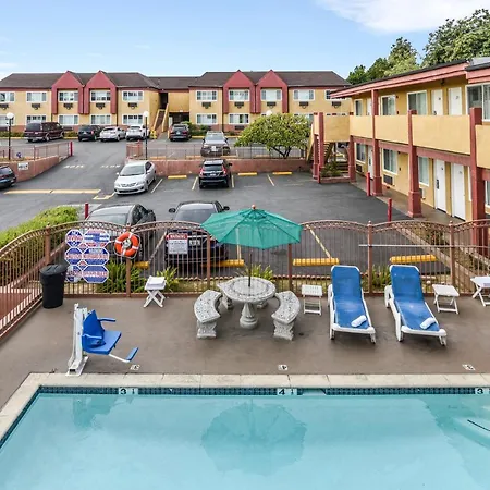 Hollywood Inn Express South-3